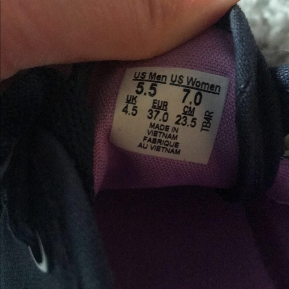 Vans - Picture 2 of 2